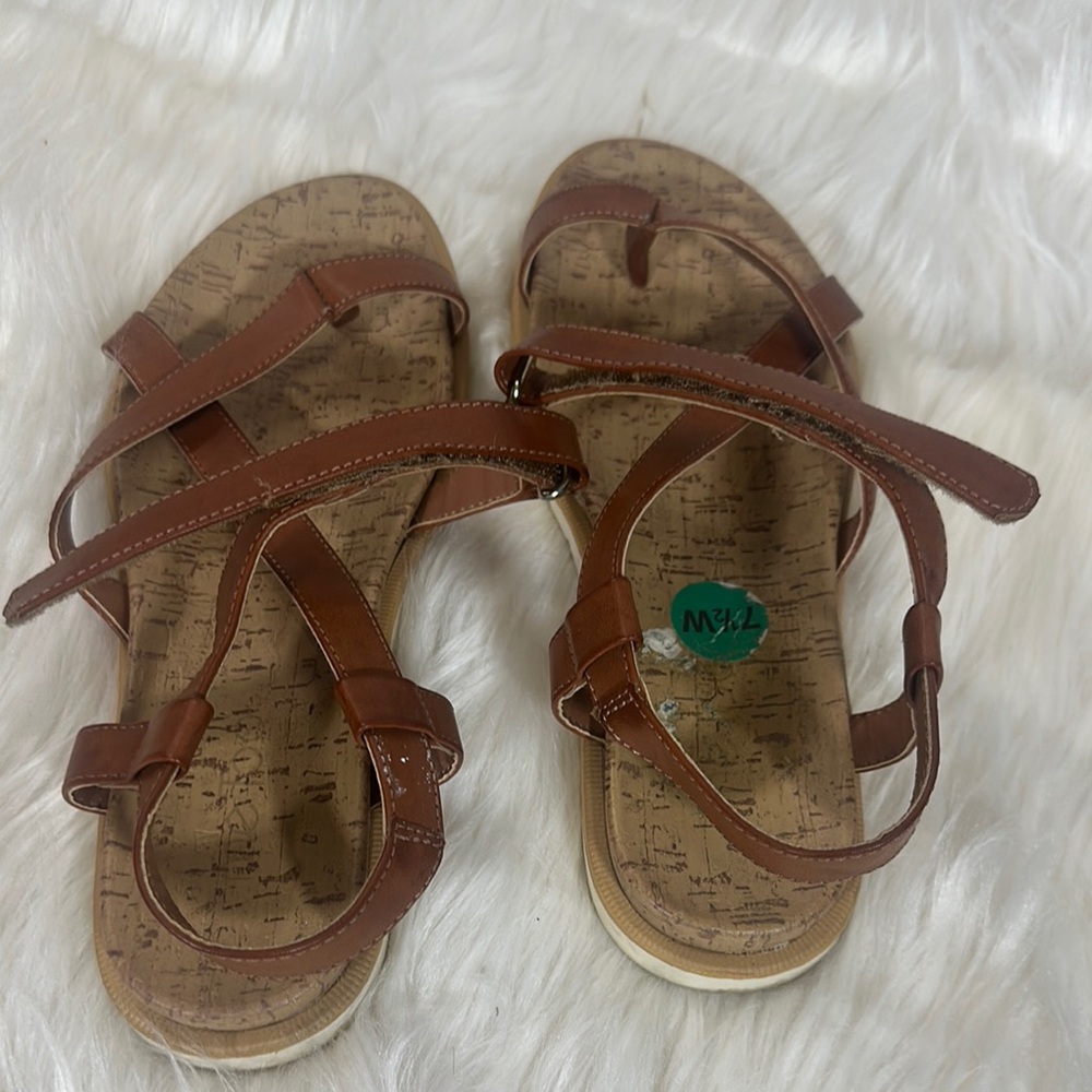 Source Unknown Brown Sandals with Soft Leather Finish